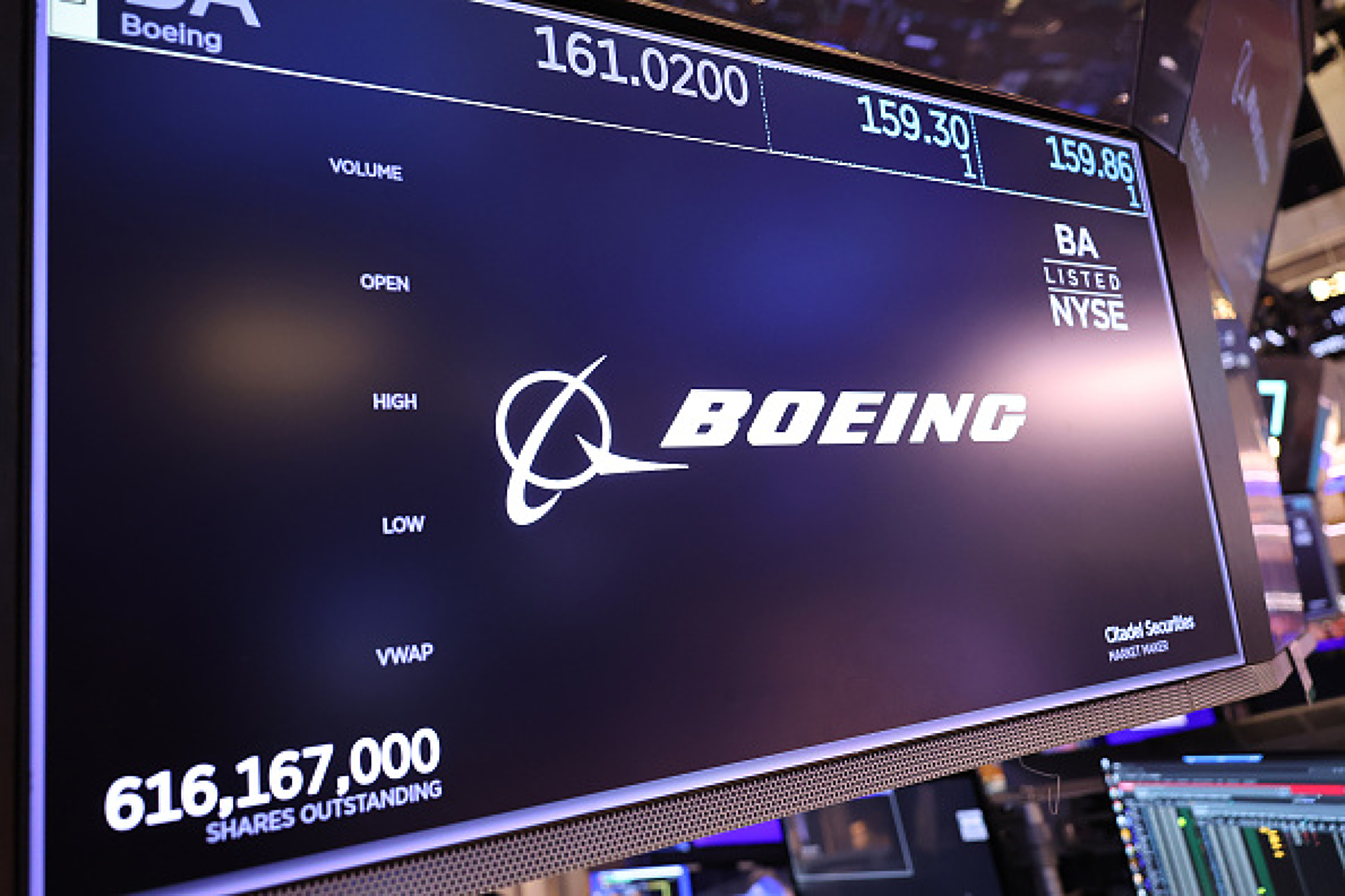 Над 3 хиляди служители от военните звена на Boeing готвят стачка с искане за двойни заплати