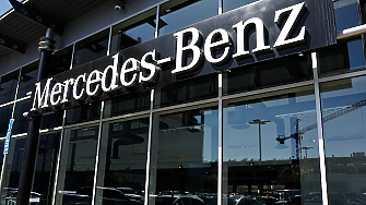 Печалбата на германския автомобилен производител Mercedes Benz през първата половина на