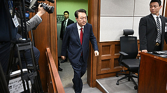 Южнокорейски съд одобри заповед за арест на бившия президент Юн