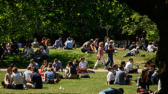 Температурите във Великобритания продължават да се покачват и се очаква