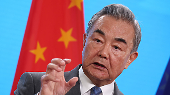 Китайският външен министър Ван И призова за създаване на нови