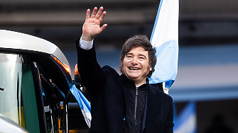 Аржентинският президент Хавиер Милей обеща да спре да обижда политическите