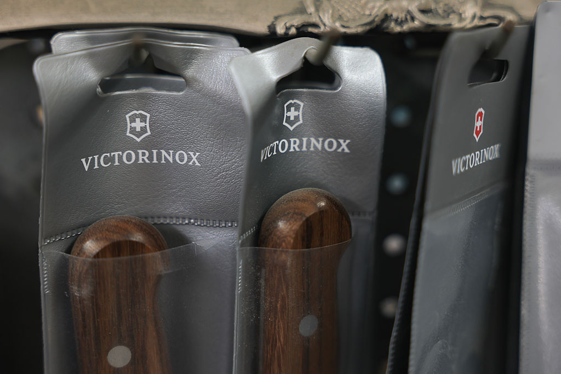 Victorinox обмисля преместване на част от производството си заради американските тарифи