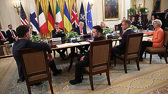 Президентът на САЩ Доналд Тръмп украинският му колега Володимир Зеленски