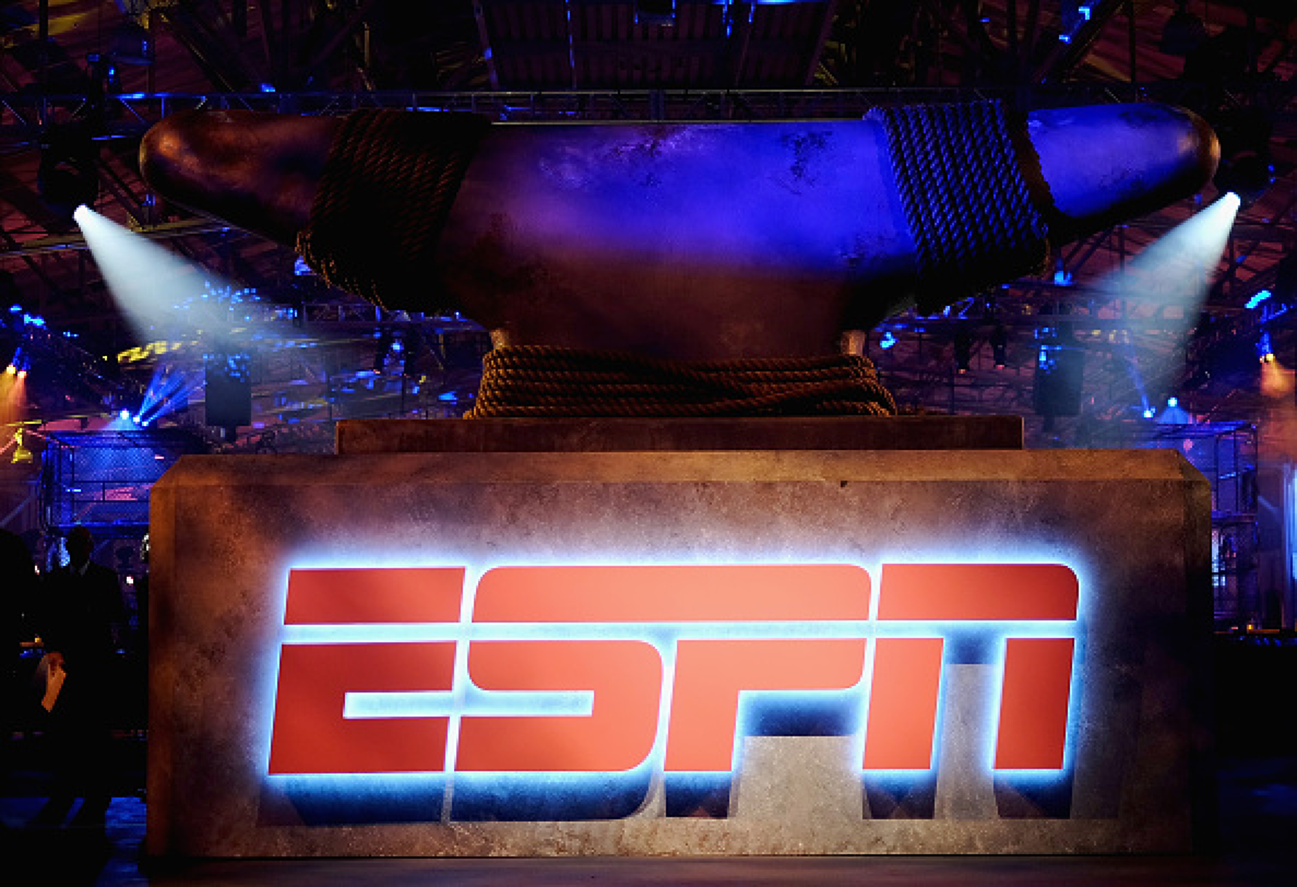 Срещу медийни активи: Disney дава 10% от спортния си канал ESPN на Националната футболна лига на САЩ