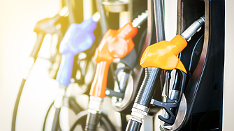 Сръбската петролна компания НИС, контролирана от Газпром, продава бензиностанциите си в България
