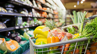 Цените на основни хранителни продукти продължават да се повишават и тази седмица