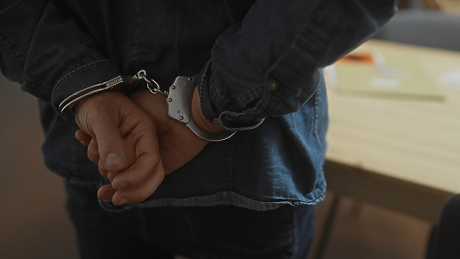 Сръбски съд постанови "задържане под стража" за двама бивши сръбски министри, заподозрени в корупция