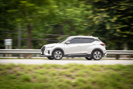 Nissan тества боя, която понижава температурата на автомобилите