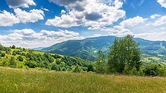 В събота ще бъде предимно слънчево около и след обяд