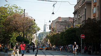 От днес се възстановява движението на трамваите по столичната улица