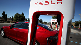 Продажбите на Tesla се сринаха с 40% в Европа, докато тези на китайския BYD се утроиха