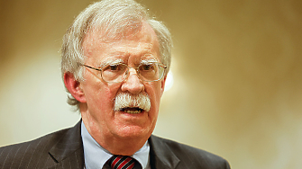 Агенти на ФБР извършиха продължителен обиск на дома и офиса на бившия