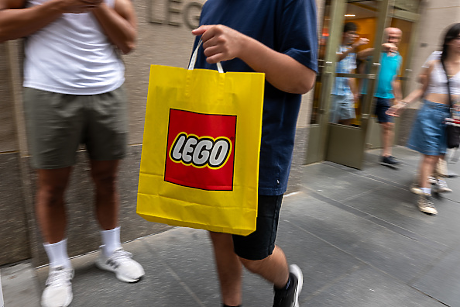 Компанията за играчки Lego отчете връх в историята си със серия от финансови рекорди