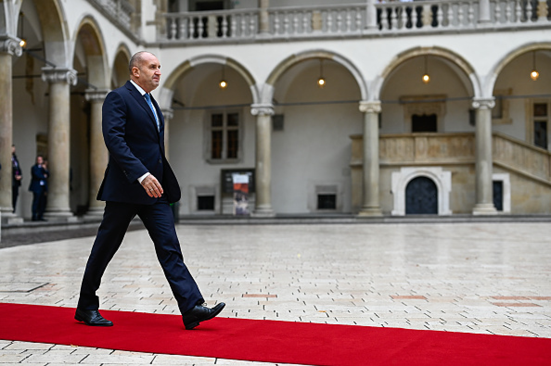 Радев отива в Германия за срещи с президента и шефа на отбранителния концерн Райнметал“