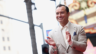 Кинозвездата Джъд Лоу изпълнява ролята на руския президент Владимир Путин