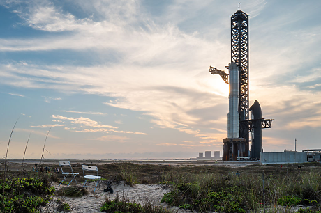 Десетият тестов полет на ракетата Starship на SpaceX беше отложен заради лоши метеорологични условия