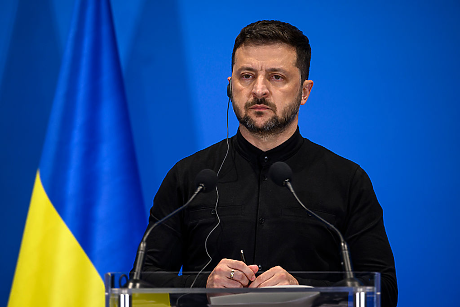 Зеленски: Украйна има за цел да си осигури поне 1 млрд. долара месечно за закупуване на оръжия от САЩ