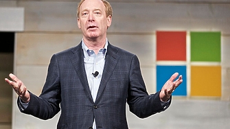 Американската компания Microsoft съобщи днес че е уволнила двама служители