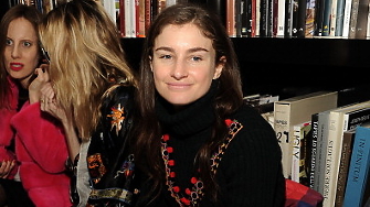 Клоуи Мал редактор на сайта на списанието ще стане новият