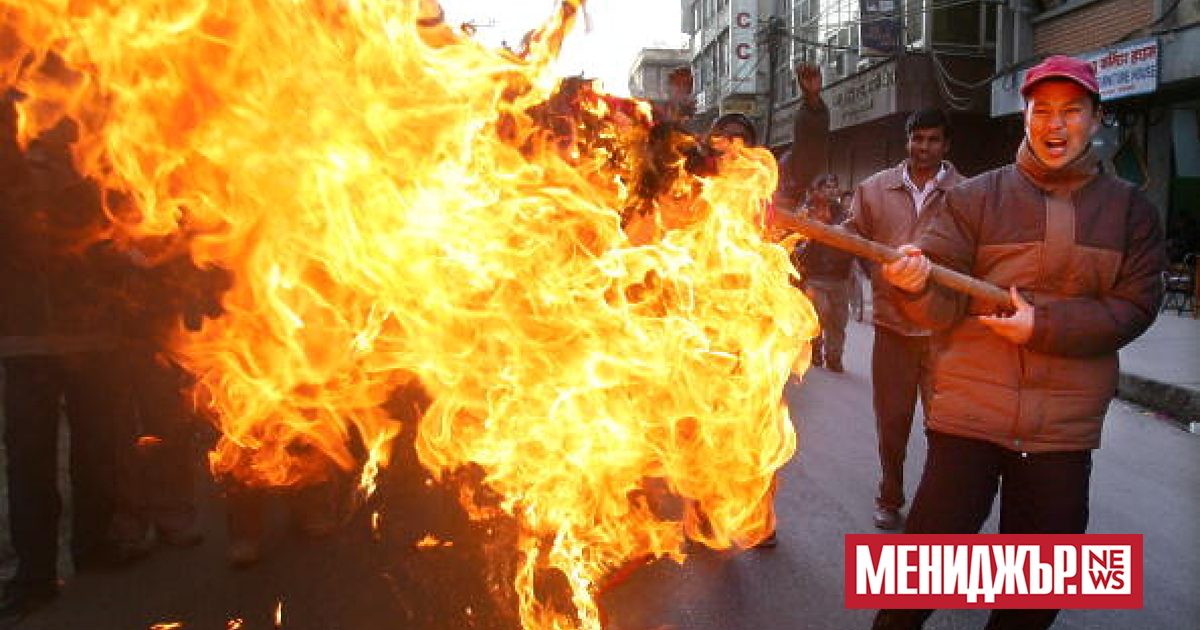 Протестиращи в Непал, наричащи себе си Поколение Z“, нахлуха в