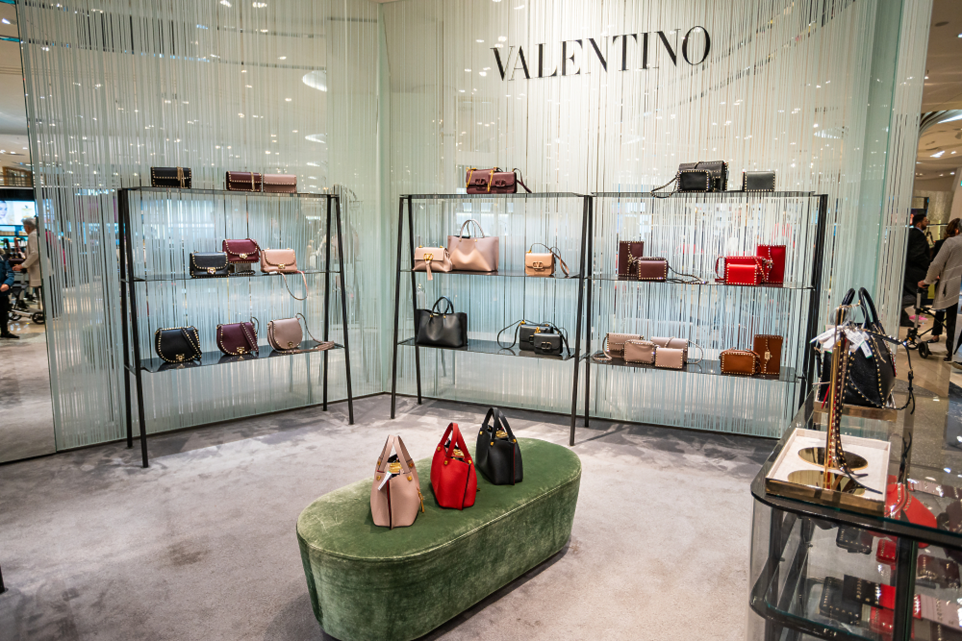 Стар играч в бизнеса става главен изпълнителен директор на модна къща Valentino 
