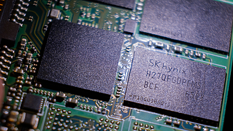 Акциите на Samsung и SK Hynix поевтиняха, тъй като САЩ затрудняват производството на чипове в Китай