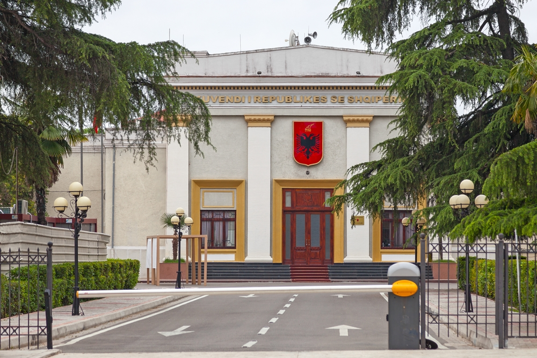 Новият албански парламент ще заседава през септември