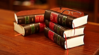 Във Великобритания Кралският колеж за отбранителни изследвания няма да приема