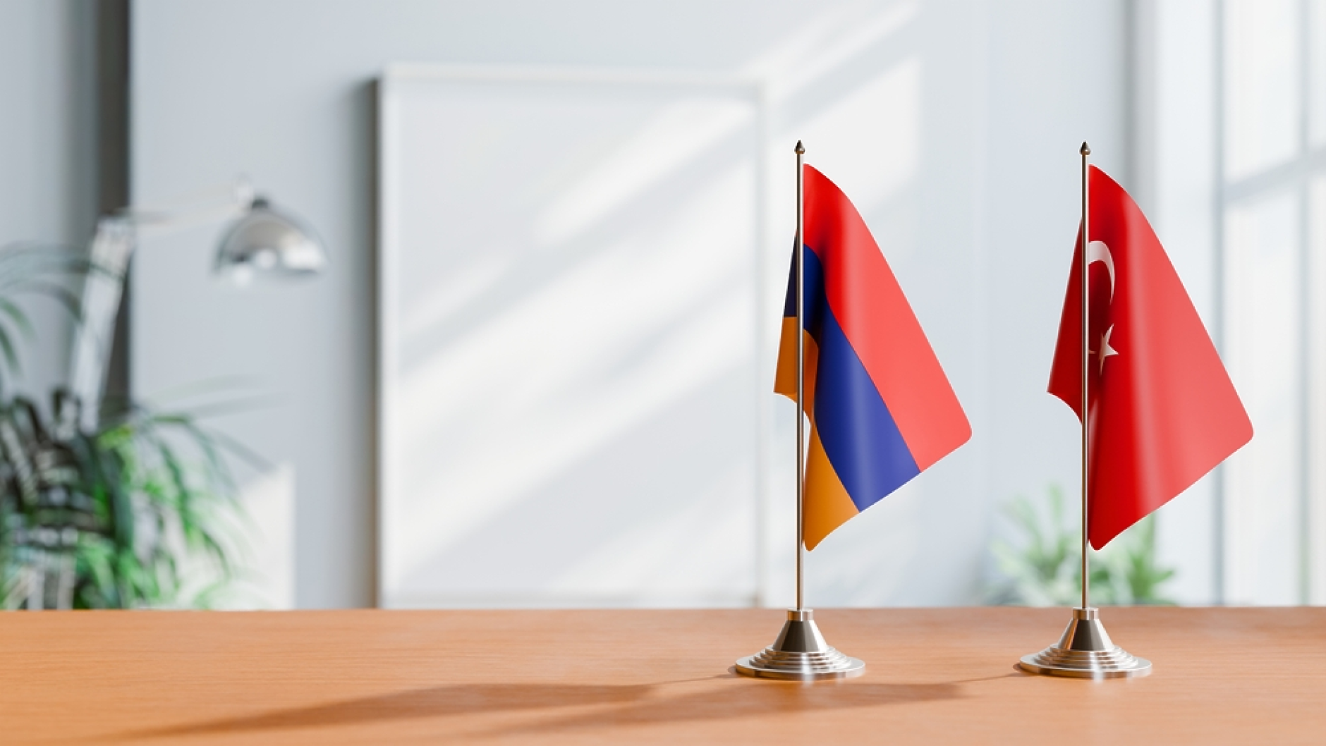 За първи път от години официални представители на Турция и на Армения се срещнаха на границата между двете страни