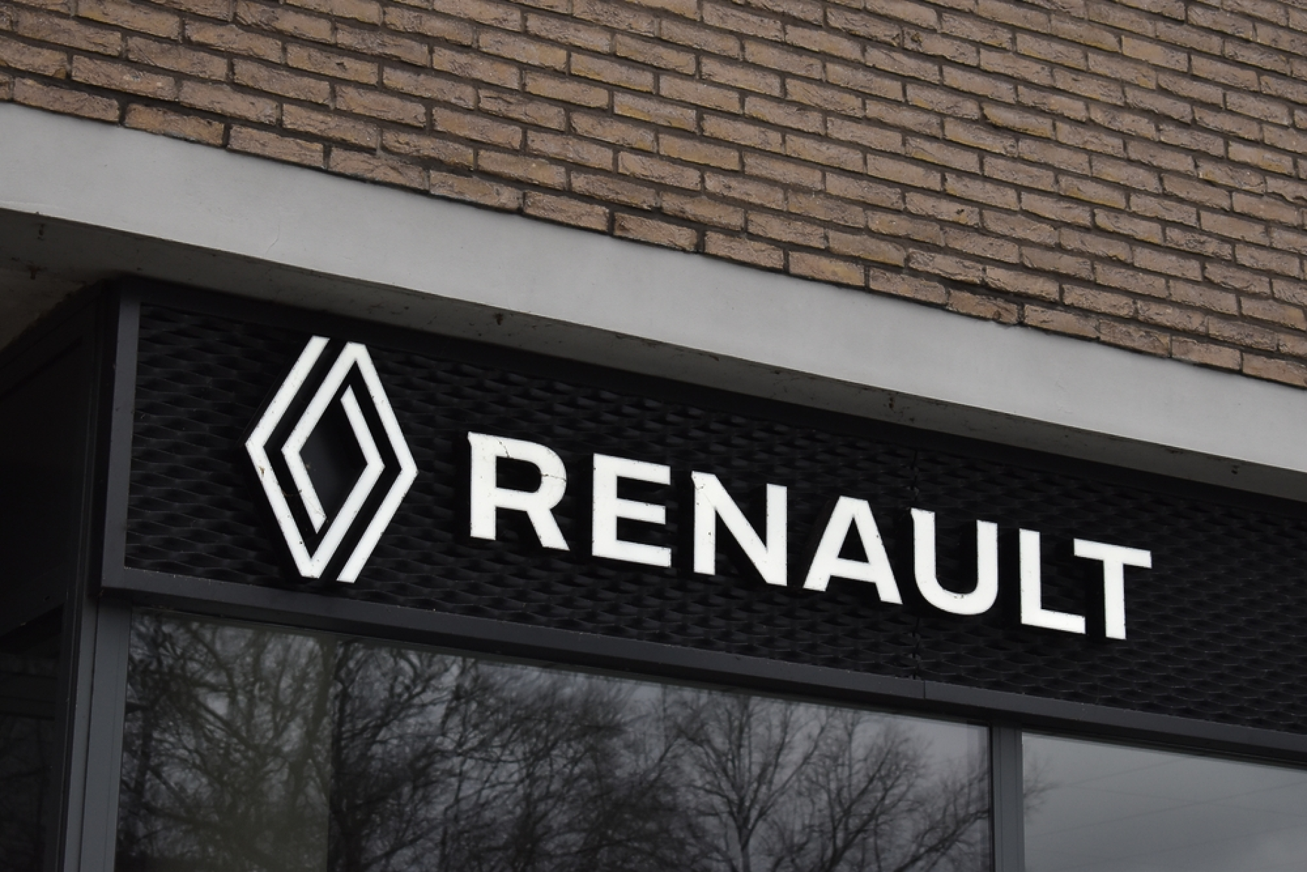 Renault обмисля нови партньорства, за да подсили растежа си извън Европа