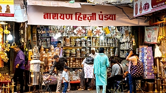 Индия е понижила данъците върху много стоки за да стимулира