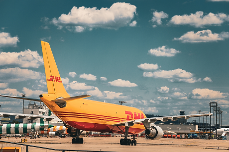 Германската компания DHL спира стандартните пратки до САЩ заради митата