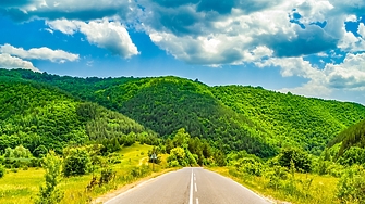 Във вторник вятърът от северозапад ще отслабне на места и