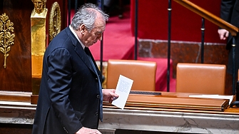 Франция е потопена в нова политическа криза след поражението на