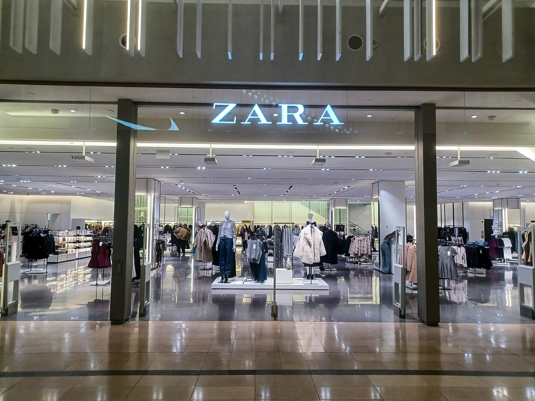 Собственикът на Zara отчете ръст на приходите, но под очакванията на анализаторите
