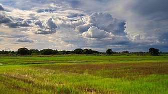 В четвъртък 11 септември под влиянието на преминаващ от запад на