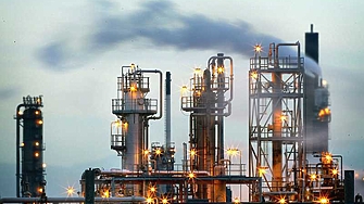 МАЕ: Темпът на намаляване на добива на петрол и газ в световен мащаб се ускорява
