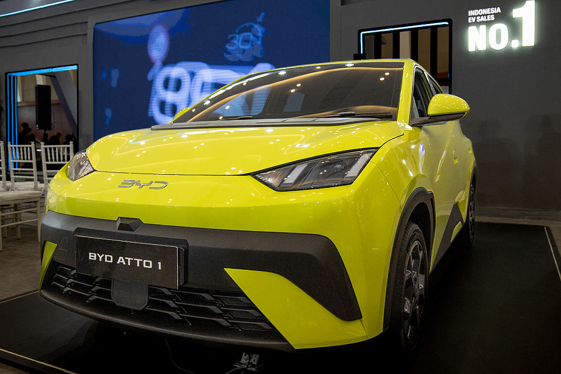 BYD изпреварва Tesla по продажби в ЕС за втори пореден месец, Stellantis се завръща към ръст