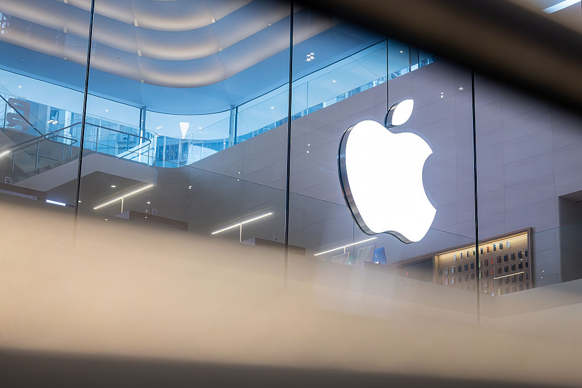 Apple, Google и Meta ще бъдат съдени заради приложения за хазарт в казино стил