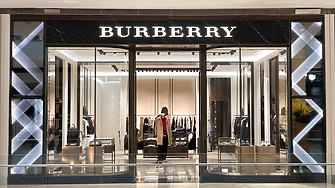 Burberry се стреми към промяна Компанията която привлече носителката на
