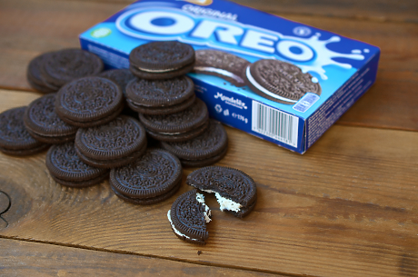 Oreo трансформира пешеходните пътеки в бисквитки, за да стимулира импулсивните покупки