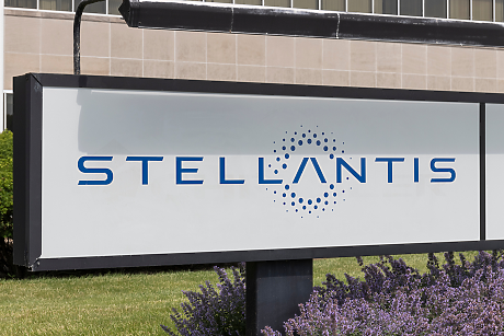 Stellantis изтегля близо 164 000 автомобила от пазара в САЩ 