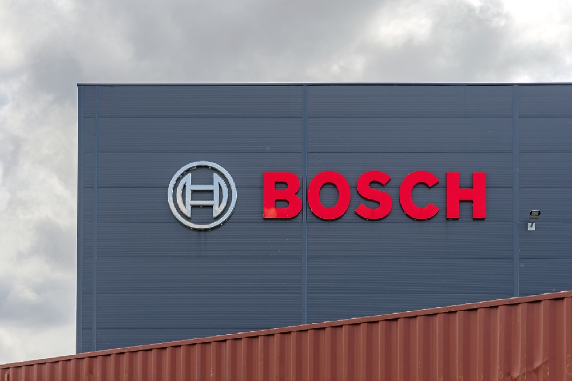 Bosch ще съкрати 13 000 работни места, за да спести милиарди от разходи