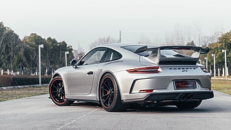 Няколко модела електрически автомобили на Porsche ще излязат на пазара