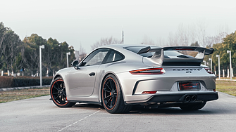 Porshe отлага електрификацията на част от моделите си