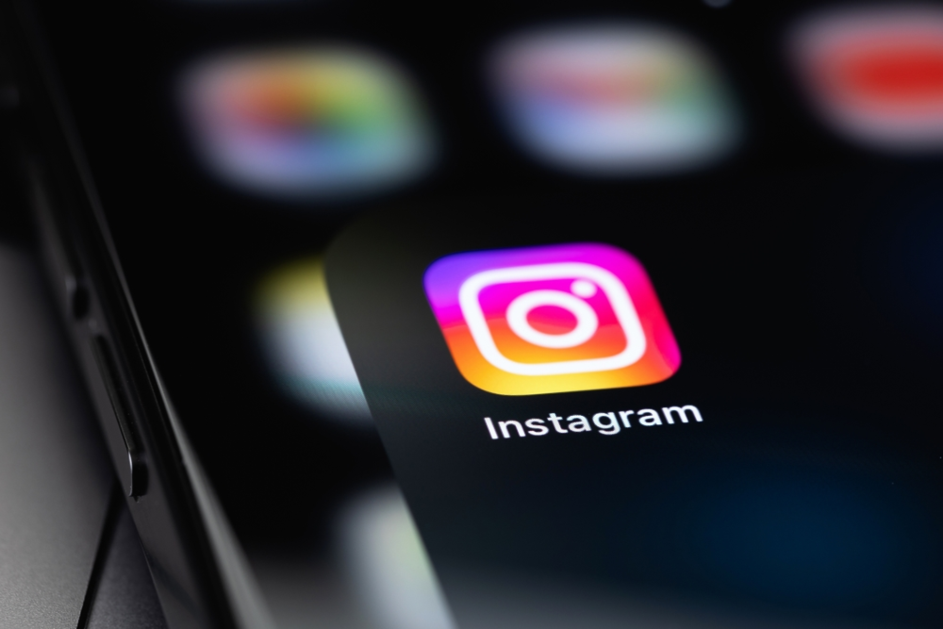 Instagram все още представлява риск за децата въпреки новите инструменти за безопасност