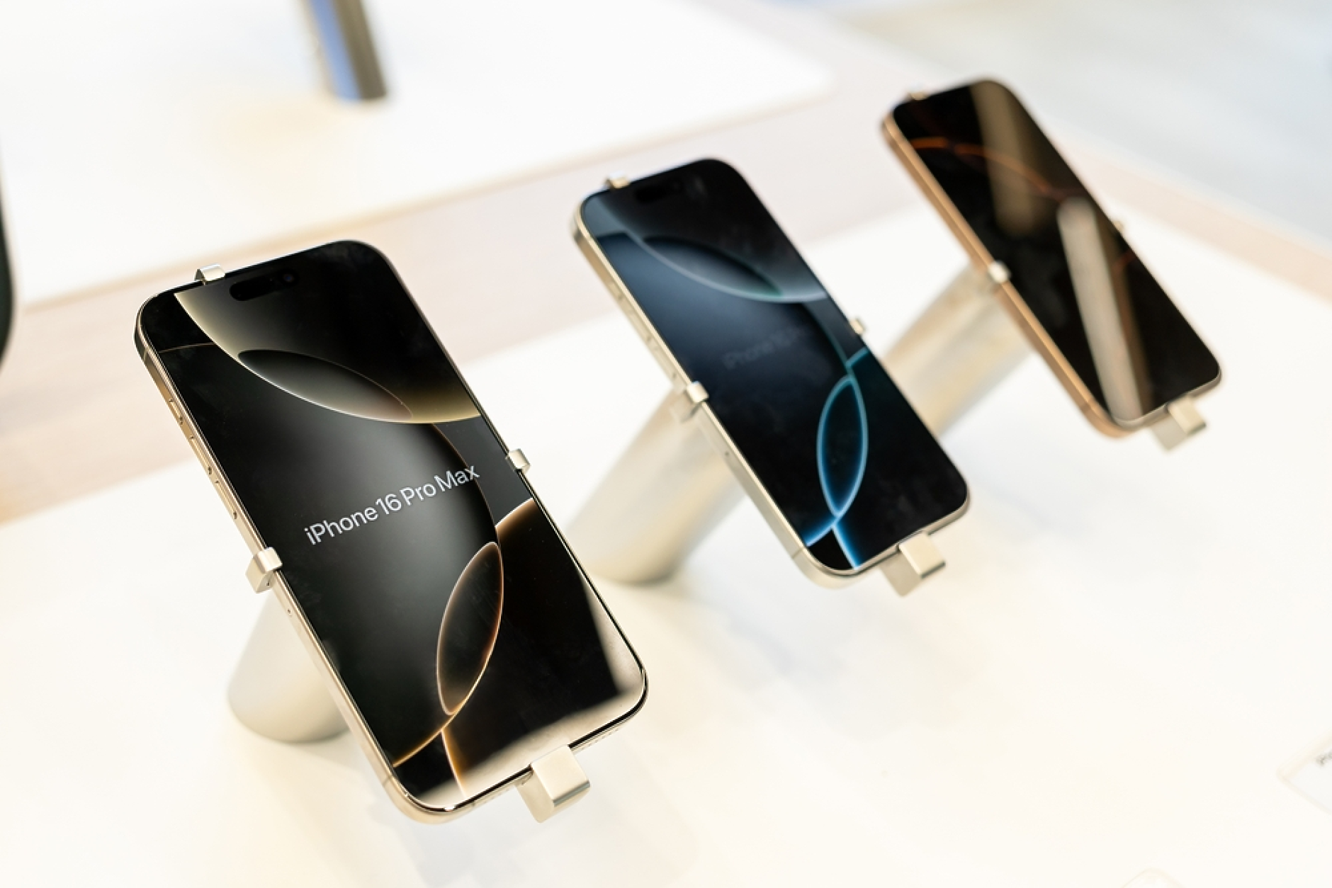 Apple призова за промени в антимонополните закони и заяви, че може да спре доставките за ЕС