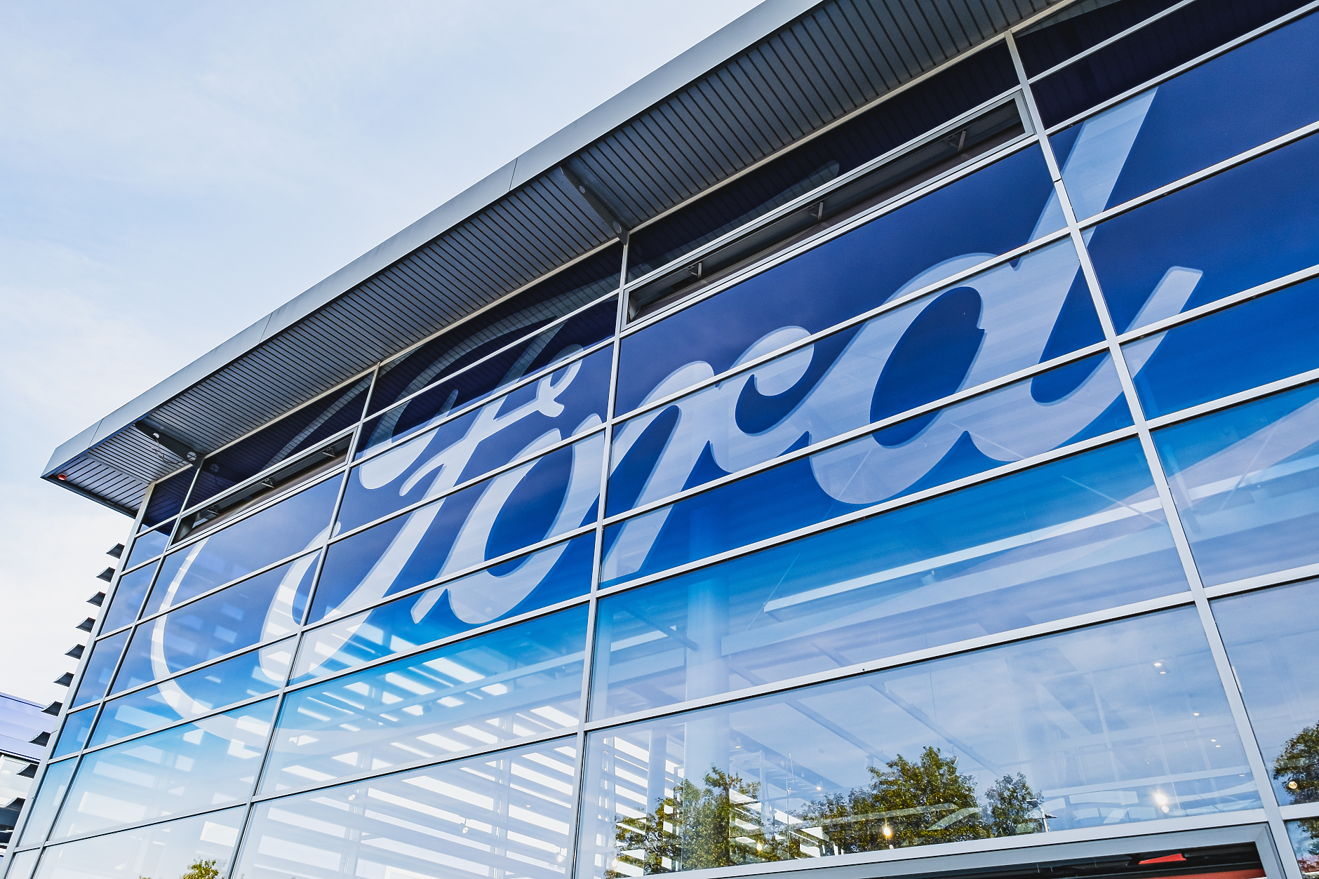 Ford ще съкрати 1000 работни места в германския си завод за електромобили в Кьолн