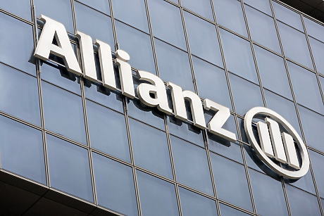 Забавяне на растежа на световната търговия през 2026 г. прогнозира анализ на Allianz Trade